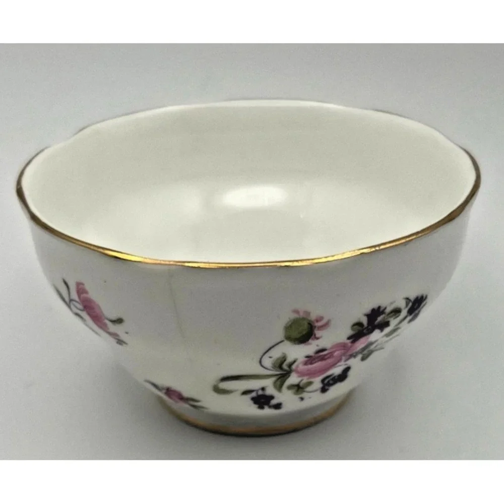 Adderley elegant vintage